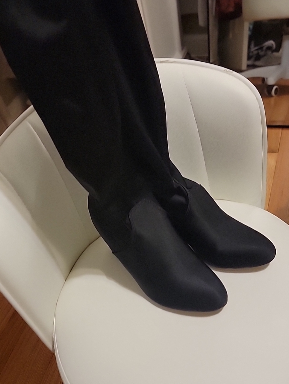 Black Women's Slip-On Stretch Boots